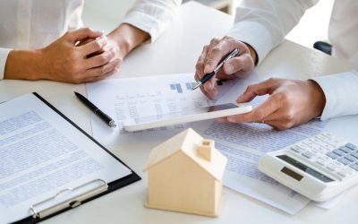 Ils vendent leur maison pour vivre dans une grotte : quand la simplicité devient un luxe